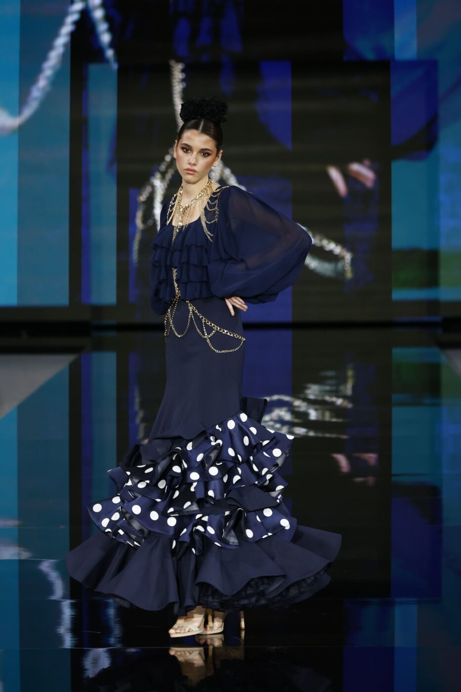 Conjunto de flamenca azul marino de dos piezas