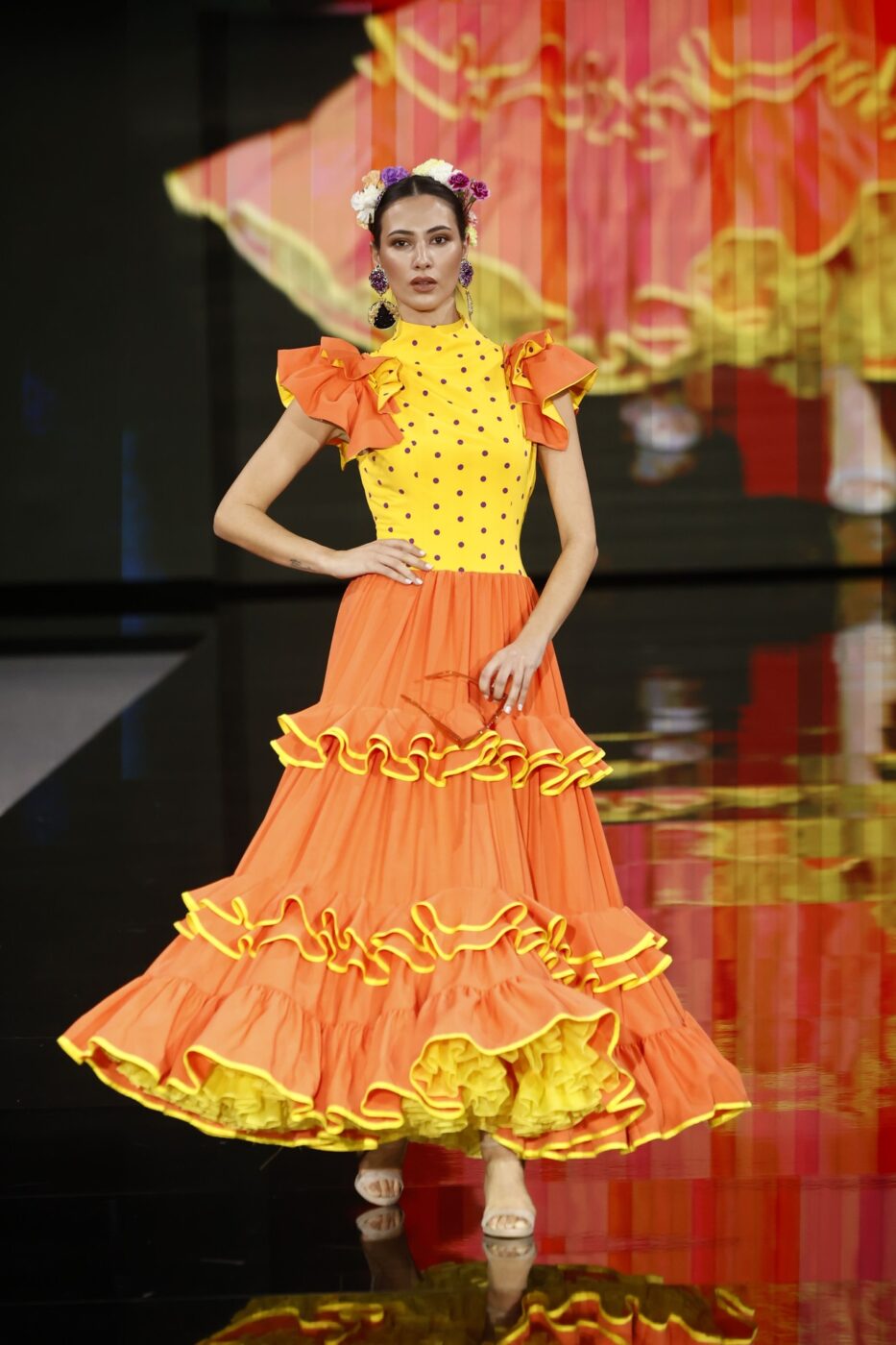 Traje de flamenca amarillo y naranja canastero