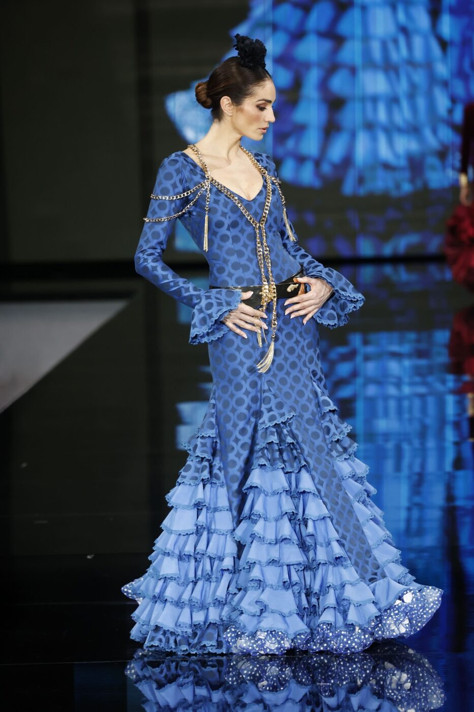 Traje de flamenca brocado con detalles dorados