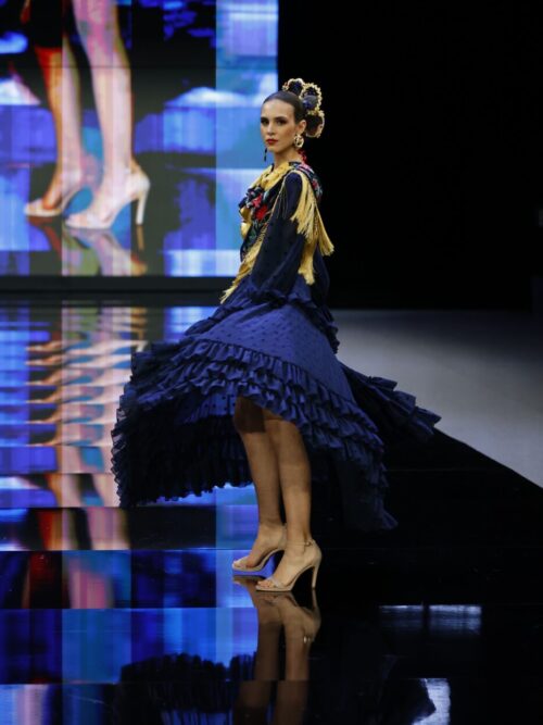 Traje de flamenca canastero azul marino de gasa flocada